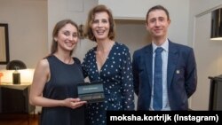 Вероніка Верхоляк із принцесою Бельгії Марією-Есмеральдою у консульстві в Гонконзі