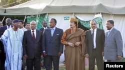 Гадафи и делегацијата на Африканската унија