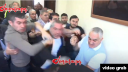 Արտապատկերում Armlur.am-ի տեսանյութից