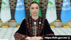 Türkmenistanyň Halk Maslahatynyň başlygy, öňki prezident Gurbanguly Berdimuhamedowyň gyzy, Howandarlyga mätäç çagalara hemaýat bermek boýunça haýyr-sahawat gaznasynyň wise-prezidenti Oguljahan Atabaýewa