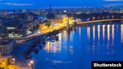 Кіеў. Выгляд на Падол з боку Дняпра. Ілюстратыўнае фота