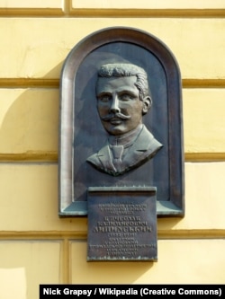 Меморіальна дошка В'ячеславові Липинському у Києві (бульвар Тараса Шевченка, 14)