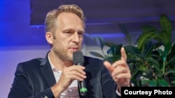 Džihić: Danas za razliku od 2021. Njemačka, Francuska i neke članice EU pokušavaju da okupe koaliciju koja će se suprotstaviti separatizmu u BiH, a imamo i daleko aktivniju ulogu Londona.