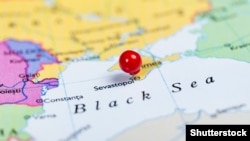 Як стверджується, полковника злякала повітряна тривога, що лунала в місті в ніч проти 2 травня