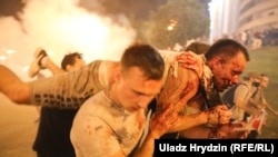 Ночь 9 августа 2020 года. Многие протестующие были ранены в столкновениях с полицией.