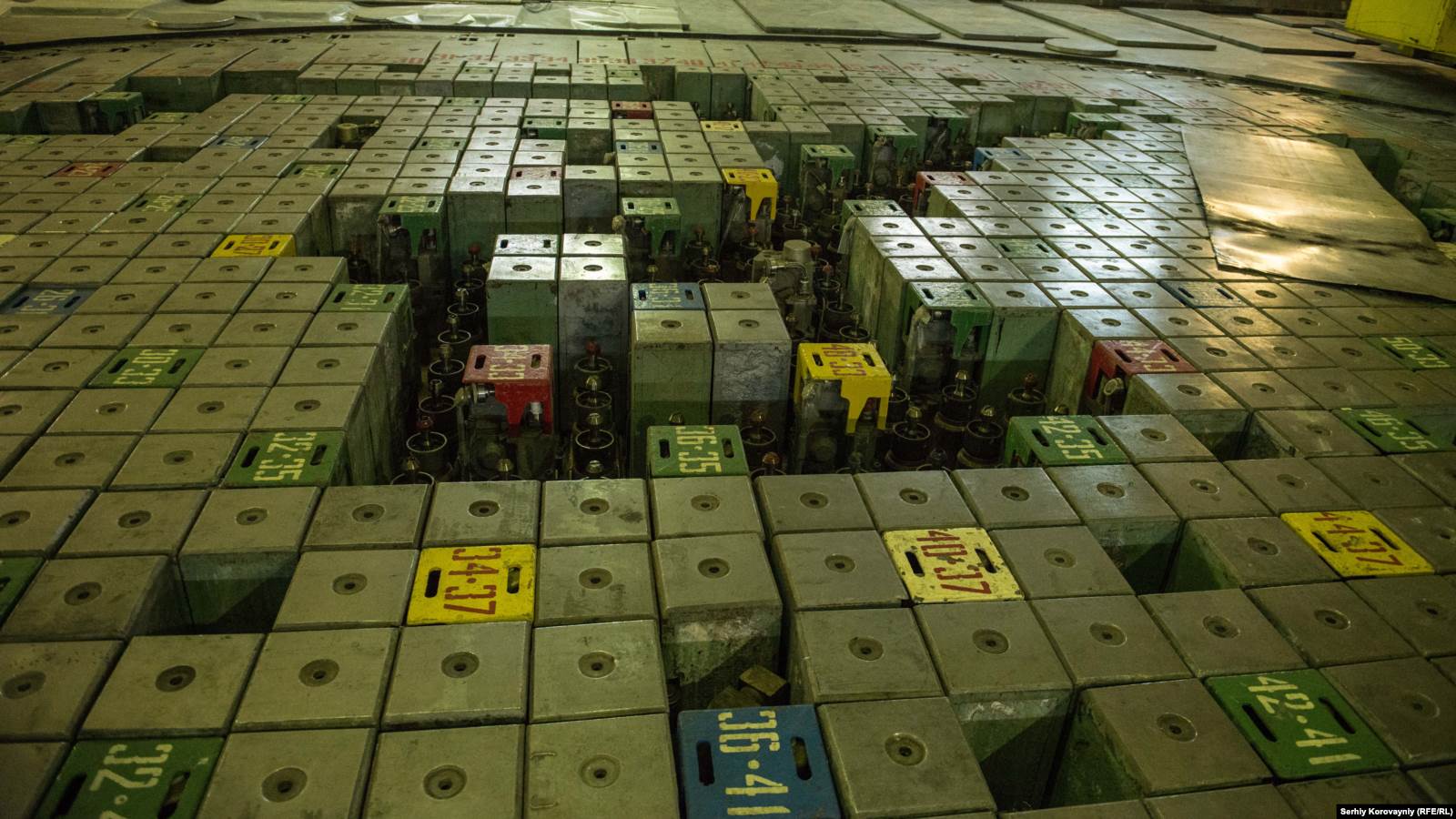 Крышки управляющих стержней реактора первого энергоблока Чернобыльской АЭС