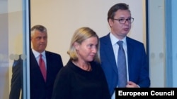 Hašim Tači, Federika Mogerini i Aleksandar Vučić na pregovorima u Briselu, avgust 2017