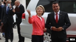 Претседателката на ЕК Урсула фон дер Лајен и премиерот Зоран Заев во Скопје