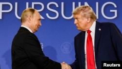 Дональд Трамп і Володимир Путін під час зустрічі на Алясці, 15 серпня 2025 року