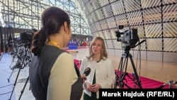 Міністерка Швеції у справах ЄС Джессіка Розенкранц дає інтервʼю Радіо Свобода на полях саміту ЄС. Брюссель, Бельгія, 18 грудня 2025 року