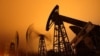 Видобуток нафти, фото ілюстративне