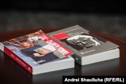Кнігі «Бібліятэкі Свабоды». «Справа Бяляцкага» і «Галасы Беларусі — 2022»