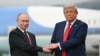 Владимир Путин и Дональд Трамп во время недавней встречи на Аляске