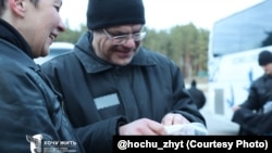 Марыя Калесьнікава і Віктар Бабарыка ва Ўкраіне. Фота ўкраінскага праекту «Хачу жыць», 13 сьнежня 2025