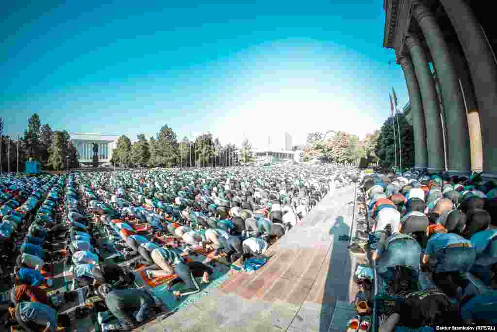 Курман айт завершает собою обряд хаджа &mdash; паломничества к святыням ислама в Мекке и Медине (Саудовская Аравия).