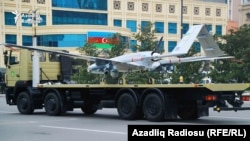 Լեռնային Ղարաբաղի պատերազմից հետո Ադրբեջանի պաշտպանության նախարարության զորահանդեսին ցուցադրվում է թուրքական Bayraktar TB2 անօդաչու թռչող սարքը