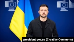 Глава держави наголосив, що рішення ухвалювалося після консультацій із військовими й освітянами