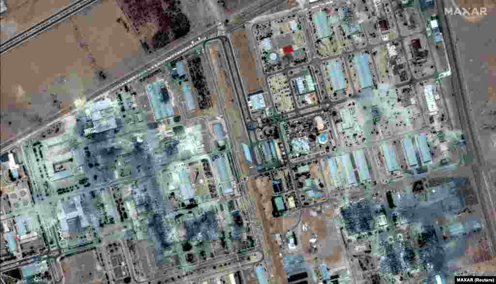 Emeli hemra suratlary Isfahan urany baýlaşdyryş desganyň 19-njy iýundaky we 22-nji iýunda ABŞ-nyň zarbalaryndan soňky ýagdaýyny görkezýär.