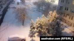 Снегопад в Ашхабаде
