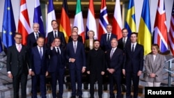 Очрашуда катнашучылар, Берлин, 15 декабрь.