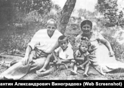 Аблямитова с мужем Константином Виноградовым и детьми