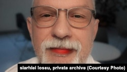 Лікар Сергій Лосєв бере участь у флешмобі на підтримку Марії Колесникової