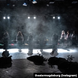 Колектив під час участі у виставі