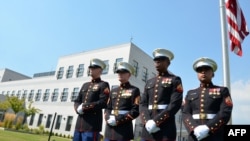 Američki marinci ispred zgrade Ambasade SAD-a, Sarajevo