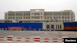 Jedan od pritvorskih centara u Sinđijangu, odnosno - prema riječima kineskih vlasti - centar za preškolovavanje i obuku"