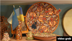 Тарель с тюльпаном