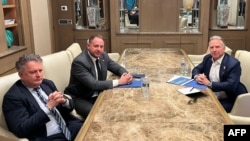 Слева направо: Сергей Кислица (замглавы МИД Украины ), Андрей Ермак и Стив Уиткофф на встрече в Нью-Йорке, 29 августа 2025 года