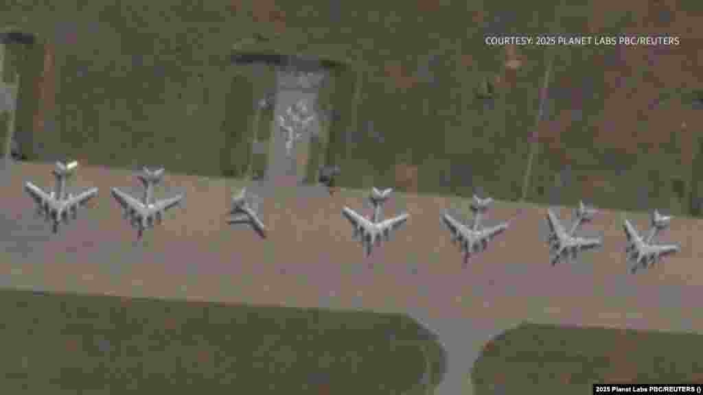 Супутниковий знімок перед ударом українського безпілотника по російській базі