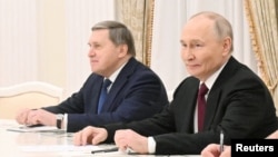 پوتین و دستیارش اوشاکوف در دیدار با ویتکاف و کوشنر، مسکو، دوم دسامبر