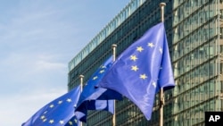 10 июня председатель Еврокомиссии Урсула фон дер Ляйен сообщила, что ЕК рассматривает включение в 18-й пакет санкций против России снижение потолка цены на российскую нефть 