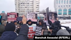 Під час акції в Алмати, 8 січня 2020 року