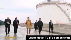 Gurbanguly Berdimuhamedow Owadandepede gurulýan zawodyň gurluşyk işleri bilen tanyşdy, 10-njy ýanwar, 2018-nji ýyl.