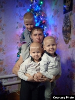 Сергей Самойлов с детьми