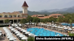 Анталиядагы мейманканалардын бири. Июнь, 2019-жыл. 