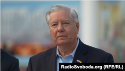 За словами Грема, Вашингтон намагається залучити Москву до переговорів, однак президент РФ Володимир Путін ігнорує ці зусилля