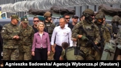 Прэзыдэнтка Эўракамісіі Урзуля фон дэр Ляен і прэм’ер-міністар Польшчы Дональд Туск наведваюць польска-беларускую мяжу. 31 жніўня 2025 году