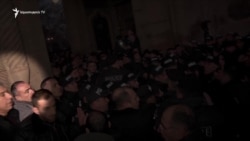 Օպերային թատրոնի փոխտնօրենը Մայր աթոռի մուտքի մոտ «շիրիմի վրա էր բարձրացել». Տեր Վրթանեսի պնդումն ու թատրոնի լռությունը