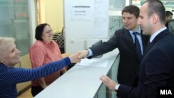 Министерот за информатичко општество и администрација Иво Ивановски.