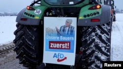 „Fermierii noștri pe primul loc” + emblema partidului extremist de dreapta AfD = bătaie de cap pentru prietenii democrației liberale. 