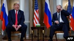 Президент США Дональд Трамп (ліворуч) та лідер РФ Володимир Путін, Гельсінкі, 16 липня 2018 року