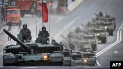 Ռուսական T-90M տանկերը շքերթի փորձի ժամանակ, 3-ը մայիսի, 2025թ․